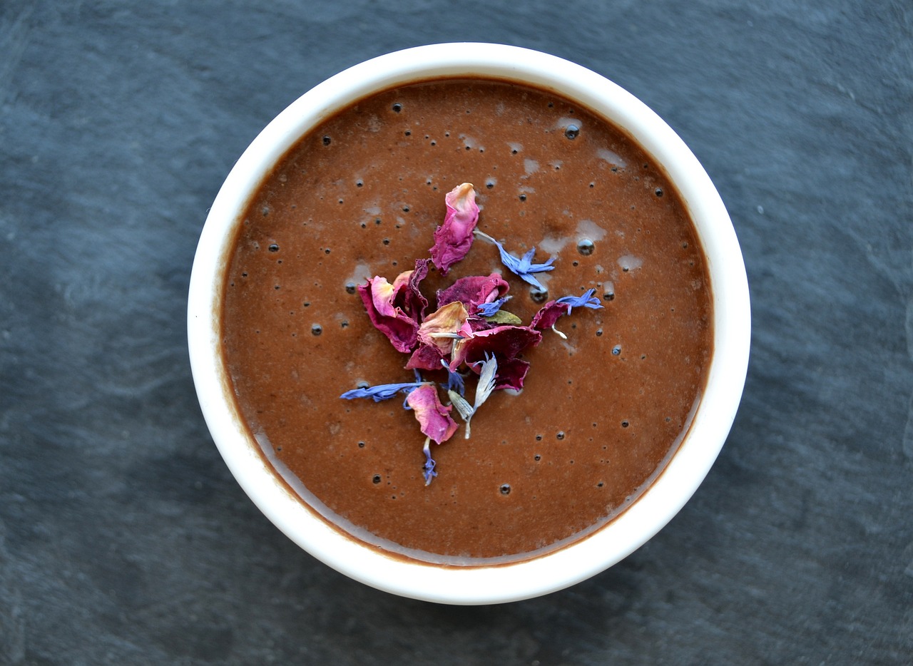How to Create Flavorful Smoothies with Superfoods